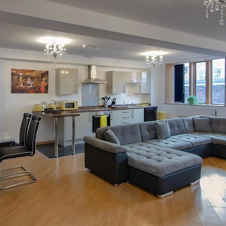 Super Spacious Church Conversion Close To Tower Blackpool Esterno foto