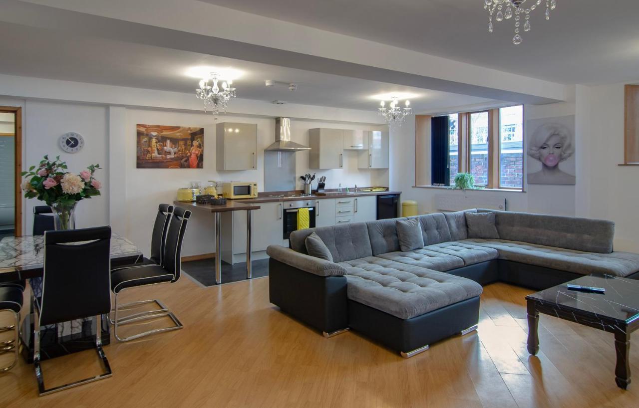 Super Spacious Church Conversion Close To Tower Blackpool Esterno foto
